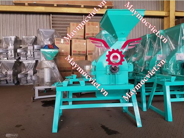Máy nghiền cám, bột thảo dược 18 búa đập NVM18