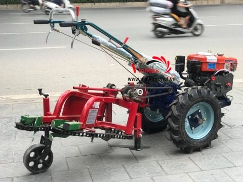 Máy nhổ lạc, đậu phộng, máy thu hoạch lạc, đậu phộng đầu kéo D8 Turbo TBL2400