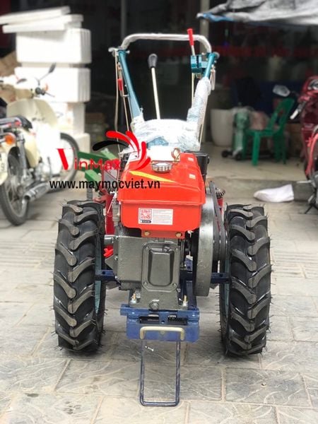 Máy nhổ lạc, đậu phộng, máy thu hoạch lạc, đậu phộng đầu kéo D8 Turbo TBL2400