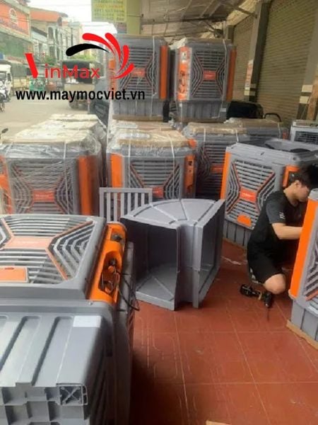 Quạt phun sương công nghiệp AIRCOOLER VM-L03HSZ cho nhà xưởng, nhà hàng