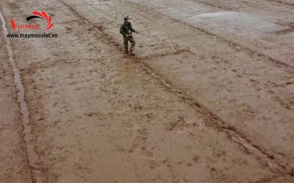 Rulo Cuốn Dây Phun Thuốc Tự Động Điều Khiển Từ Xa Turbo TBC150