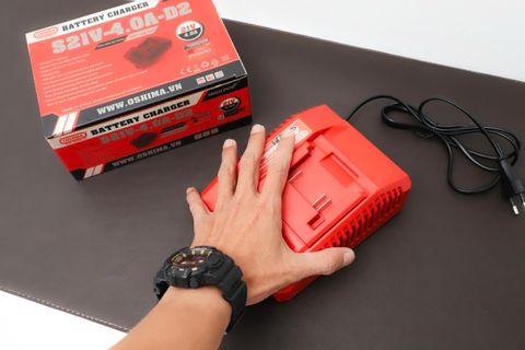 Sạc Pin Oshima S21V-4.0A-D2