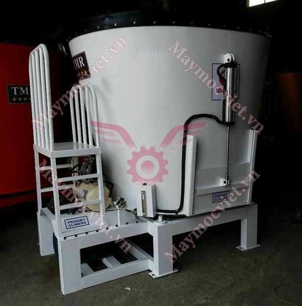 Máy trộn thức ăn chăn nuôi TMR 3m3 VM3M3