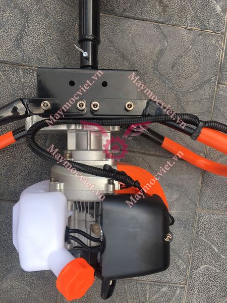 Máy khoan đất Kamastsu KM44 ( chưa bao gồm mũi khoan )