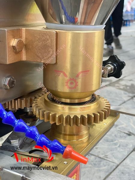 Máy tạo viên thịt cá VMV1100 tặng 4 khuôn
