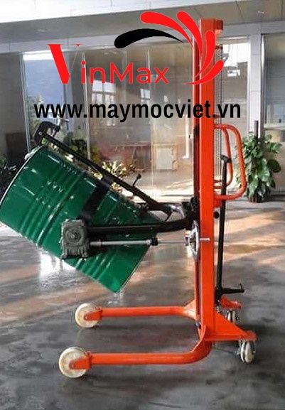 Xe nâng quay đổ thùng phuy VM350