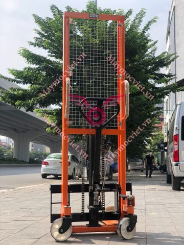 XE NÂNG TAY CAO NOBLELIFT  2 TẤN CAO 1.6M NB20/16