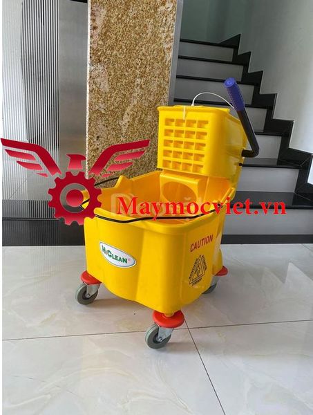 Xe vắt nước 36 lit HiClean HC 070