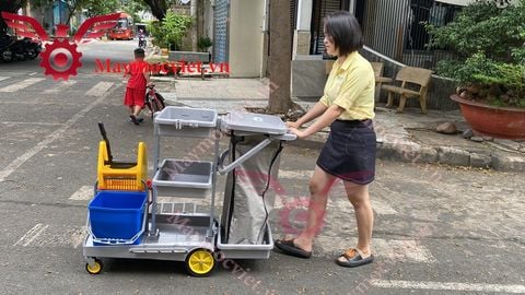 Xe làm vệ sinh HiClean model HC779