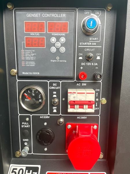 Máy phát điện 10KVA chạy dầu Bamboo BMB10KVA  3 pha đề cót