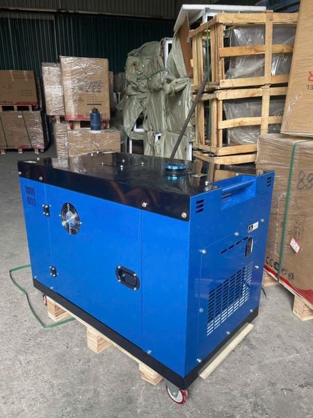 Máy phát điện 3 pha Turbo YDE13000S