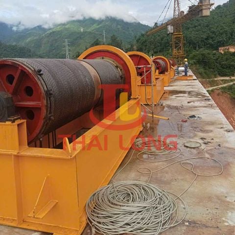  Tời điện 2x100 tấn 