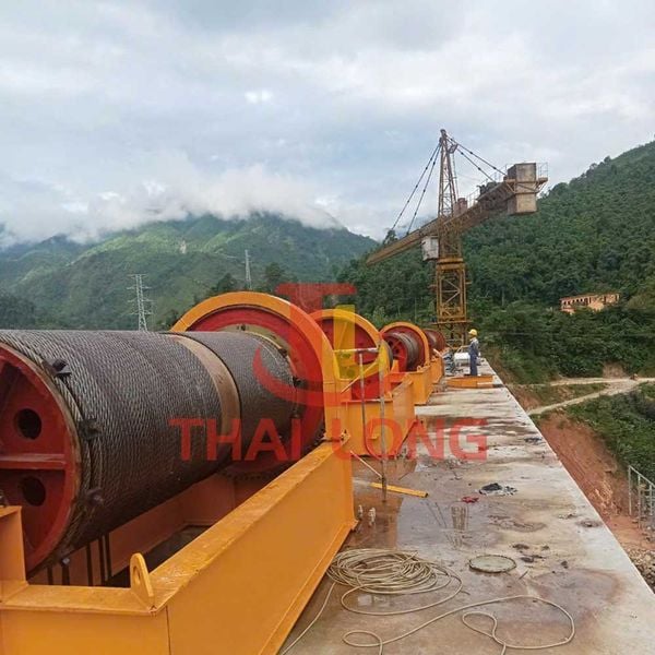 tời điện 2x100 tấn 3