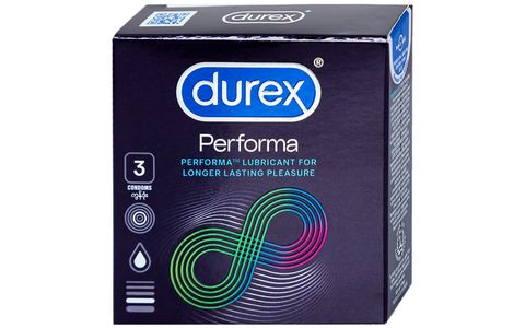 Bao cao su Durex Performa chứa nhiều gel làm mát, kéo dài thời gian quan hệ (3 cái)