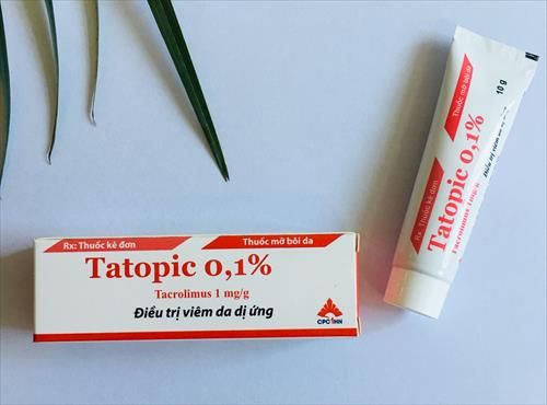 Thuốc mỡ bôi da Tatopic điều trị viêm da dị ứng.