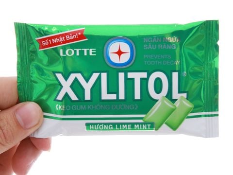 Kẹo Lotte Xylitol hương Lime Mint vỉ  8 viên - Không đường.
