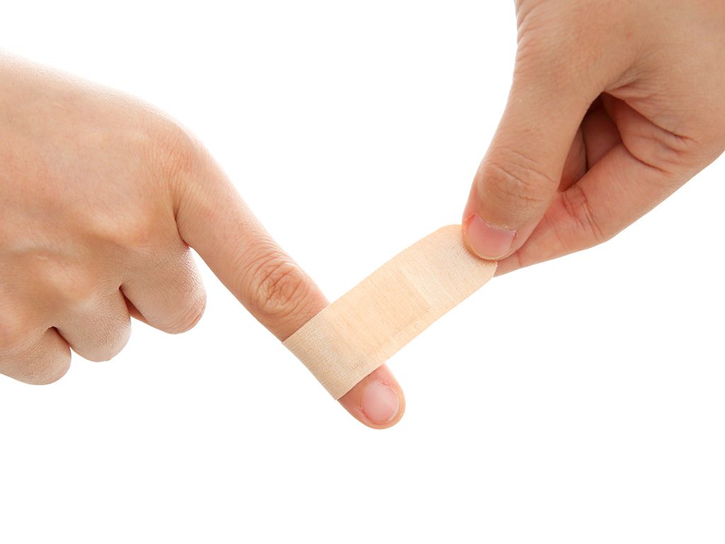 Băng cá nhân Urgo Durable màu da 102 miếng