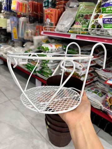  Khung sắt treo chậu hoa ban công KT 22cmx 18cm 