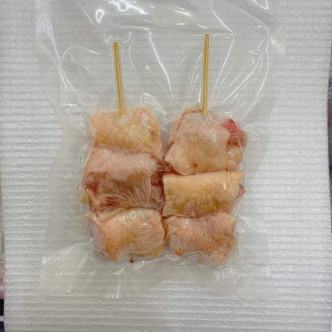 鶏もも串（生） 2本 - Chicken skewers