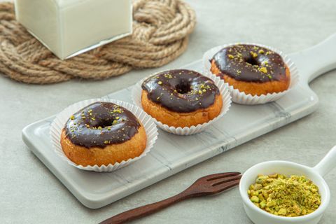  Bánh donut: Dark Chocolate Glaze 30gr - Hộp 5 cái 