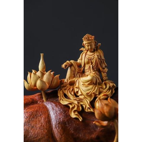 Quan Âm Tự Tại gỗ hoàng dương