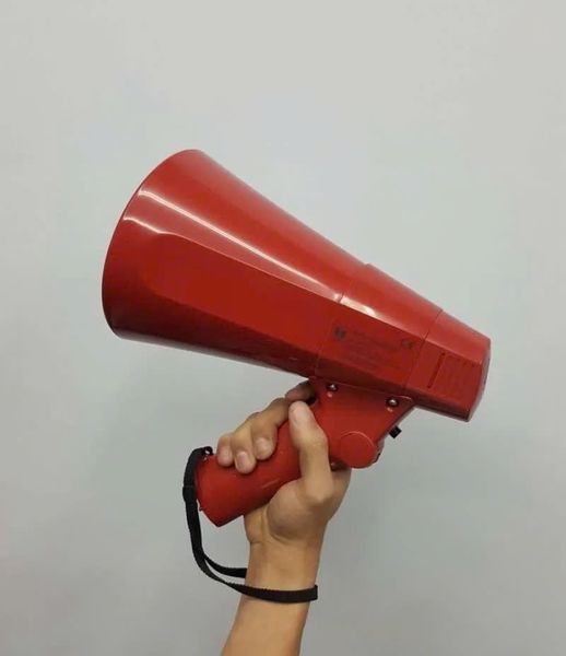 Megaphone cầm tay TOA ER-520S (Có còi hú)