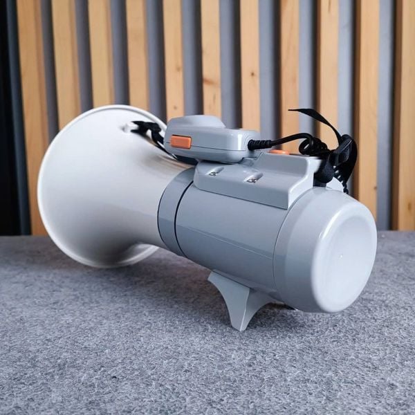 Loa Megaphone đeo vai TOA ER-2215