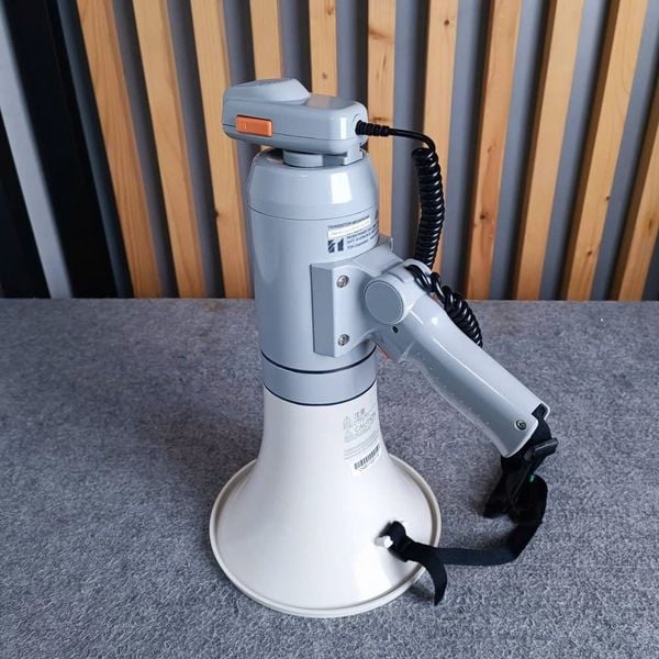Loa Megaphone cầm tay TOA ER-3215
