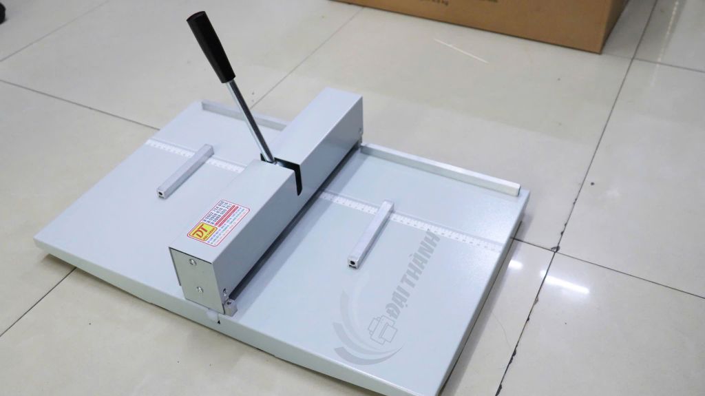 Máy Cấn Răng Cưa Lằn Gấp Thủ Công Khổ 340mm