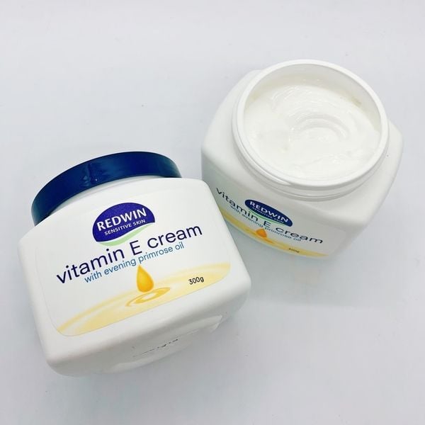 Kem dưỡng ẩm Redwin Vitamin E cream Úc