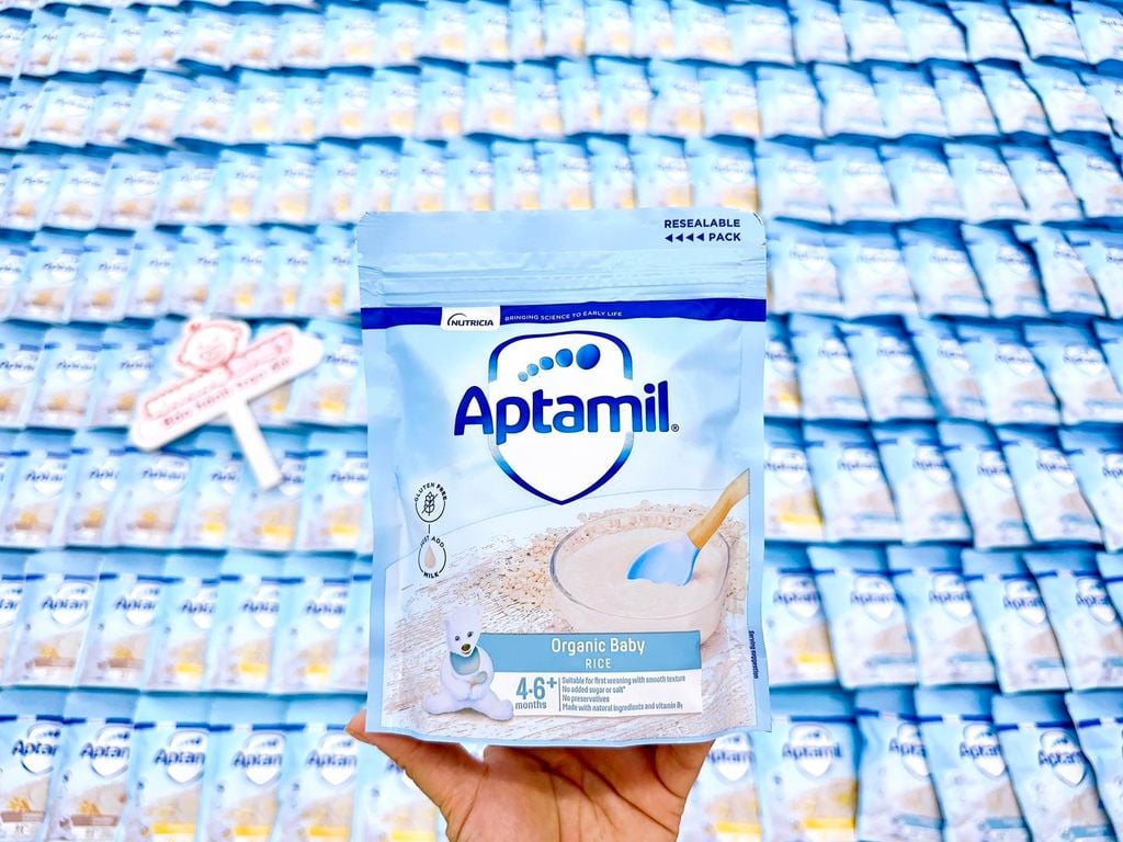 Bột ăn dặm Aptamil Anh 4-6M+