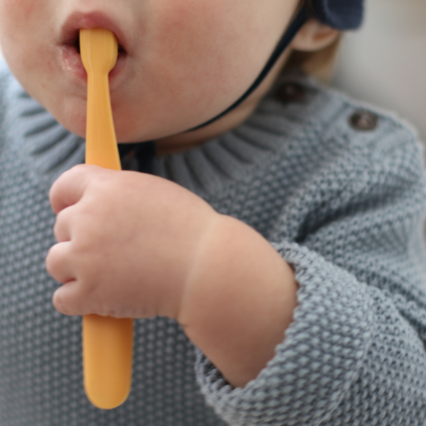 Bàn chải đánh răng cho bé Bristik Step 1, Step 2 (Hàn Quốc)