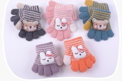 Găng tay len hình thú