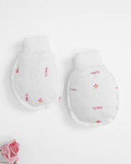 Set nón, bao tay bao chân in hoa hồng IQ Baby màu trắng (0 - 3 tháng)