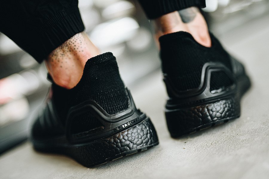 Giày Adidas Ultra Boost 2019 Triple Black G27508 – Hệ thống phân phối Air  Jordan chính hãng