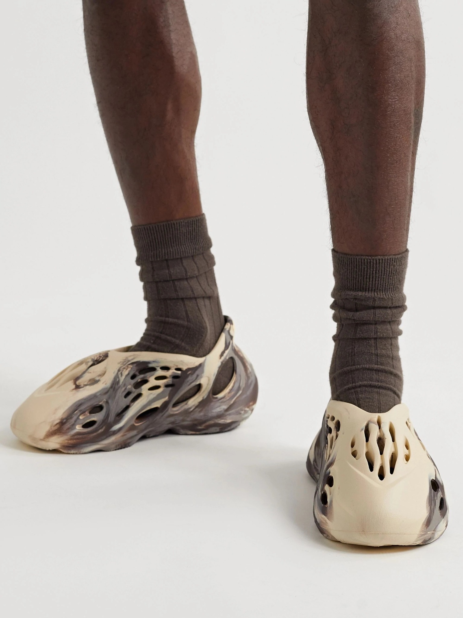 Giày Adidas Yeezy Foam Runner 'MX Cream Clay' GX8774 Hệ thống phân