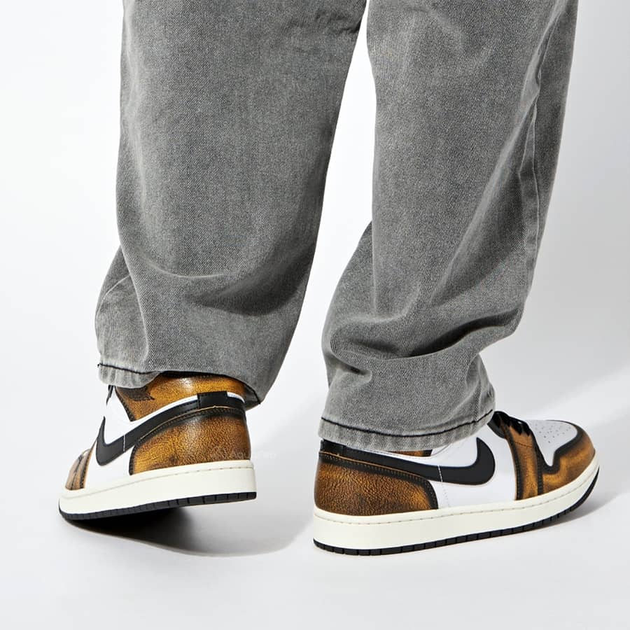 Giày Nike Air Jordan 1 Mid SE 