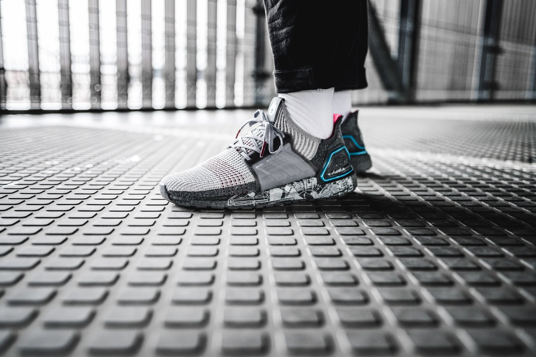 Giày Adidas Star Wars x UltraBoost 19 'Millenium Falcon' FW0525 – Hệ thống  phân phối Air Jordan chính hãng