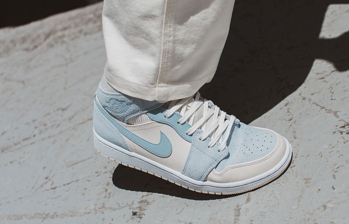 Giày Nike Air Jordan 1 Mid SE 'Sail Light Blue' DA4666-100 – Hệ thống phân  phối Air Jordan chính hãng