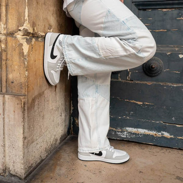 GiÃ y Nike Wmns Air Jordan 1 Mid 'Light Smoke Grey' BQ6472-015 â Há» thá»ng phÃ¢n phá»i Air Jordan 