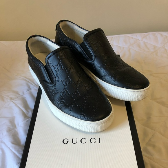 Giày Gucci Signature Slip-On Sneaker 407364-CWCE0-1174 – Hệ thống phân phối  Air Jordan chính hãng