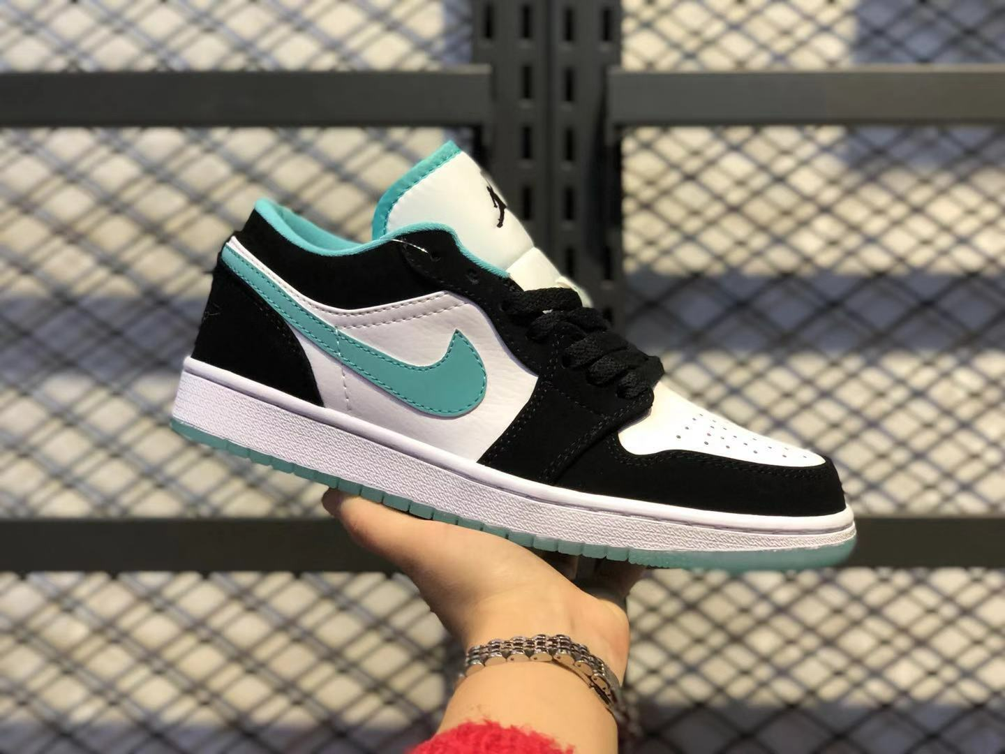 jd1 low island green