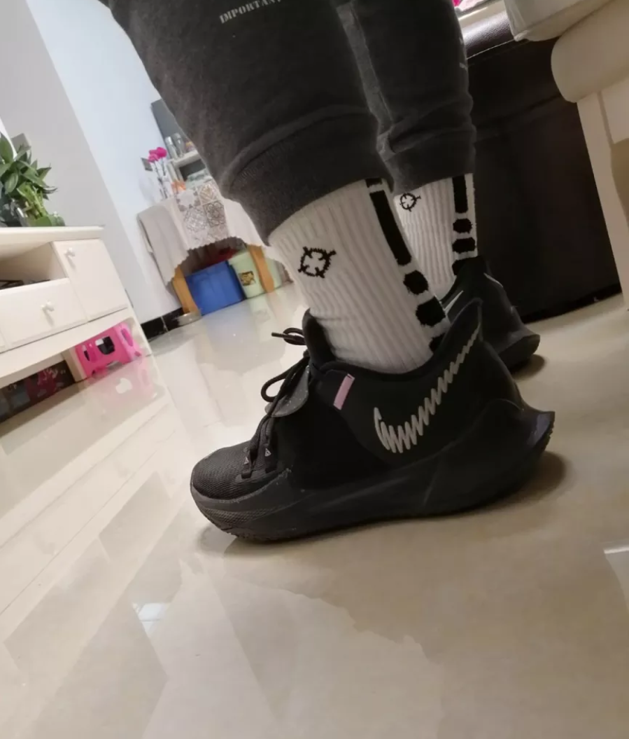 GiÃ y Nike Kyrie Low 3 Black Metallic Silver CJ1286-002 â Há» thá»ng phÃ¢n phá»i Air Jordan chÃ­nh hÃ£ng