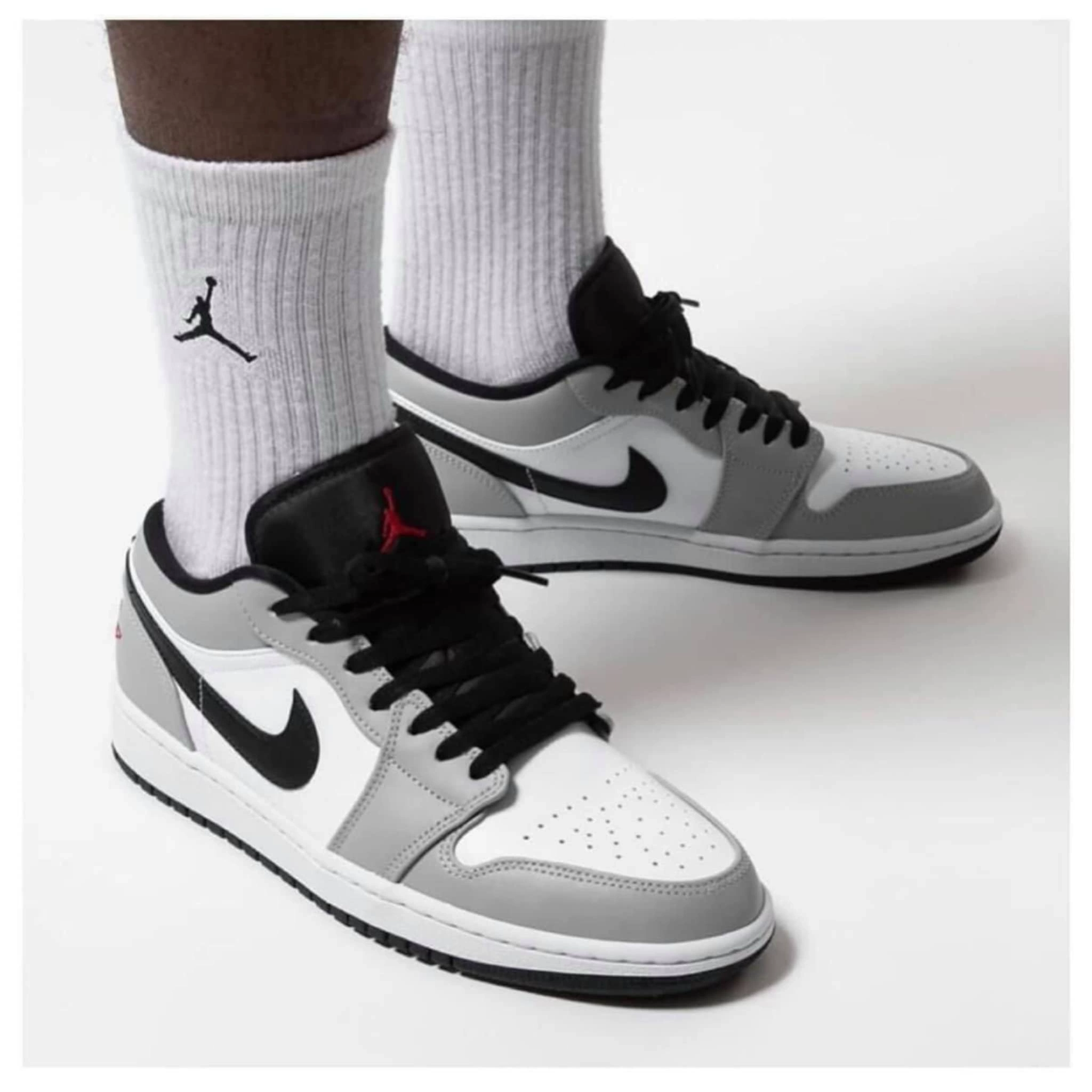 Giày Nike Air Jordan 1 Low 'Light Smoke Grey' 553558030 Hệ thống