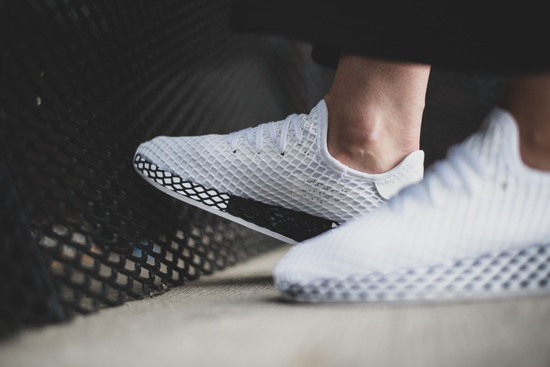 Giày Adidas Deerupt Runner 'White Black' B41767 – Hệ thống phân phối Air  Jordan chính hãng