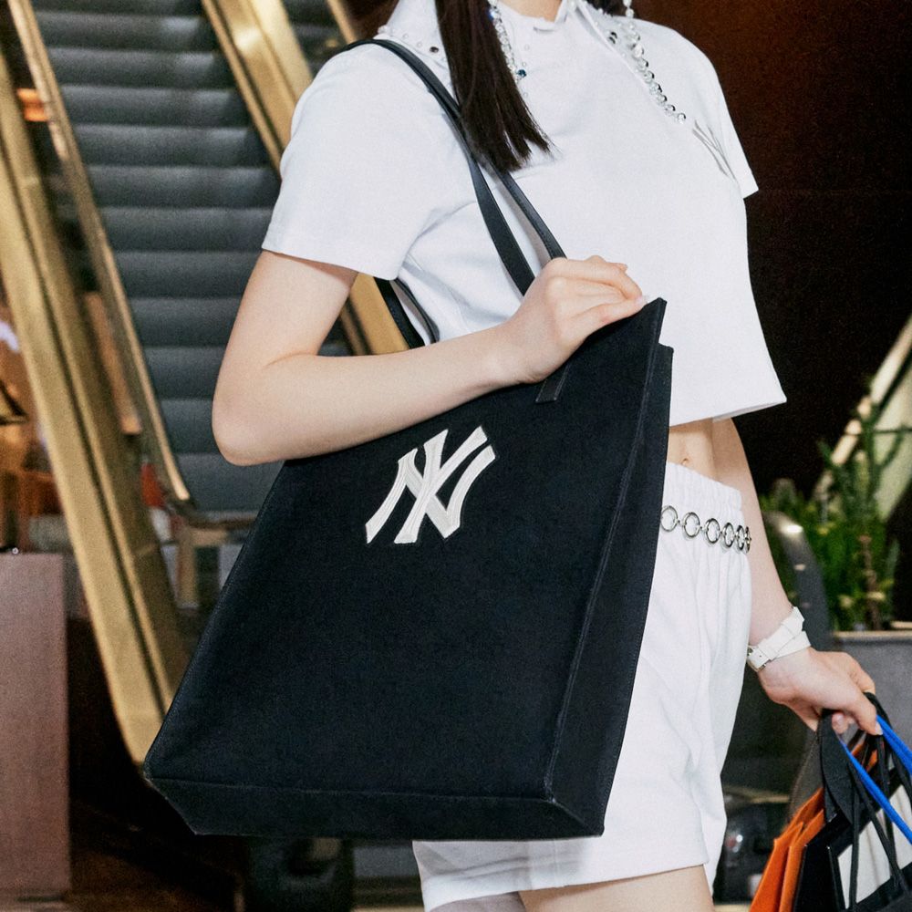 Túi MLB Common Canvas Vertical Tote Bag 3AORM033N50BKS  GIAYSAUVN