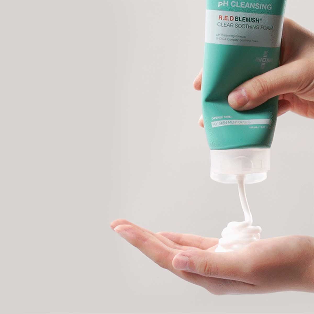  Sữa Rửa Mặt Cho Da Dầu Mụn Dr.G pH Cleansing R.E.D Blemish Clear Soothing Foam 150ml 