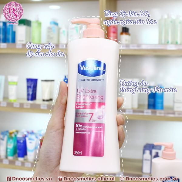 DƯỠNG THỂ TRẮNG DA VASELINE