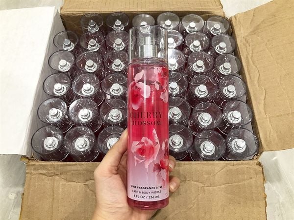 XỊT THƠM BATH & BODY WORKS 236ML NẮP TRONG