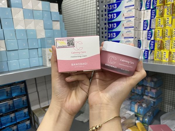 KEM DƯỠNG ẨM SÁNG DA BANOBAGI CALMING CARE MOISTURIZING CREAM - HỒNG